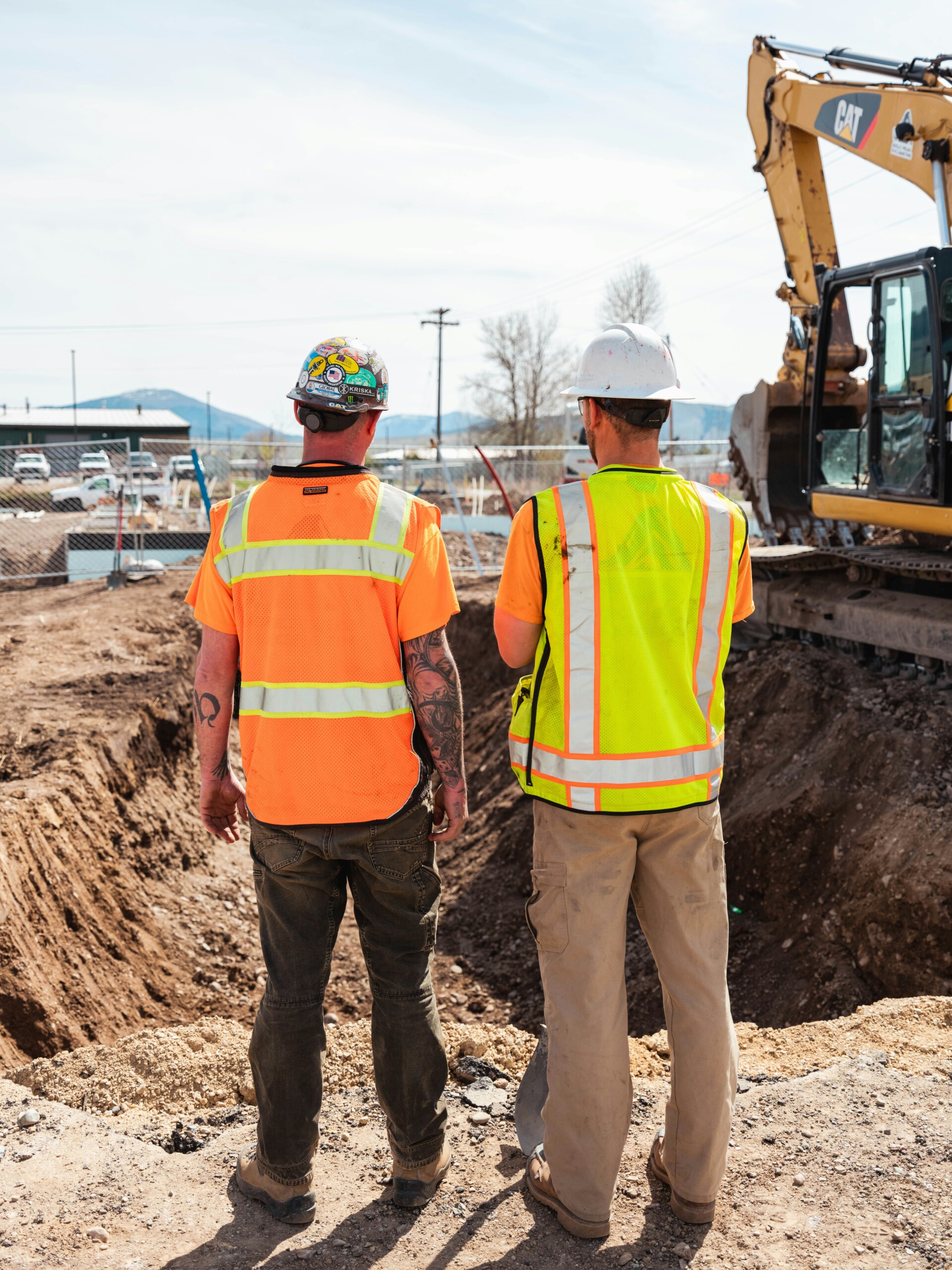 hombres trabajando en la construcción